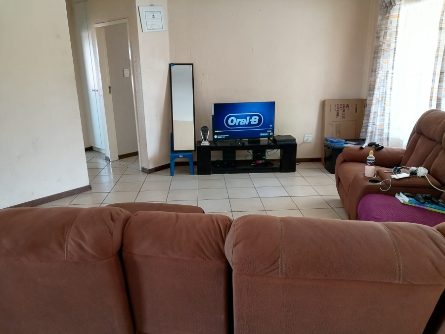 2 Bedroom Property for Sale in Rustenburg Central North West